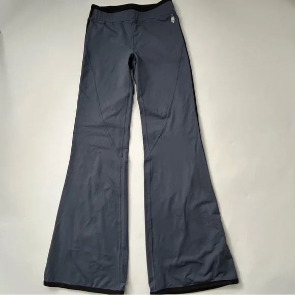 Free People Movement Flares Leg Yoga Pants Grey/Black Small NWOT - Picture 1 of 8